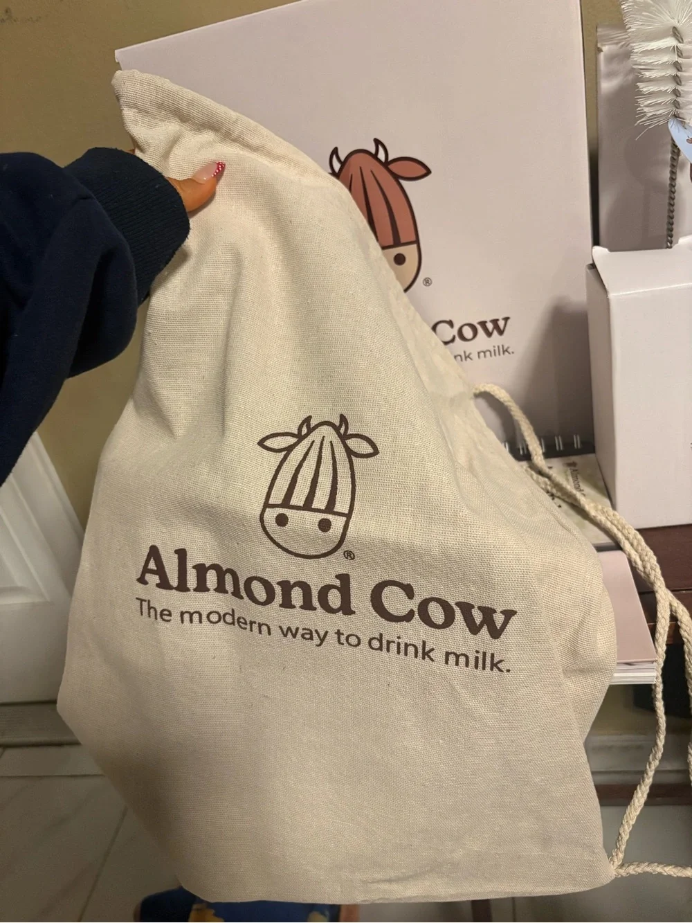 almond cow white cleaning